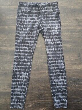 NWT Nike Black and Gray Abstract Print Leggings Size S
